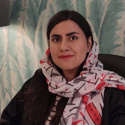 زهره حاجی زاده